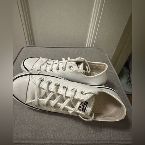 White leather converse - Picture 1 of 5
